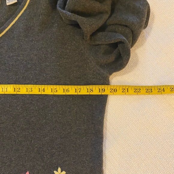 Anthropologie Cousin Johnny v-neck pullover, angora/cashmere blend (L) - Picture 6 of 7